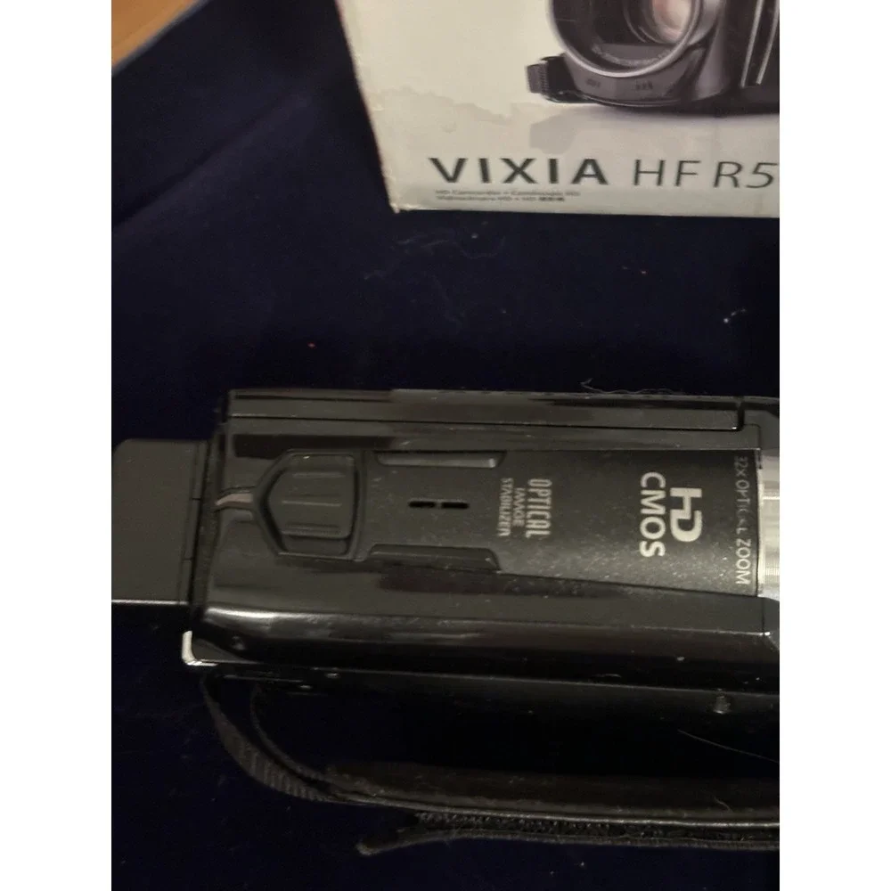 Canon VIXIA HF R300 HD Handheld Camcorder Black 32x Zoom 3